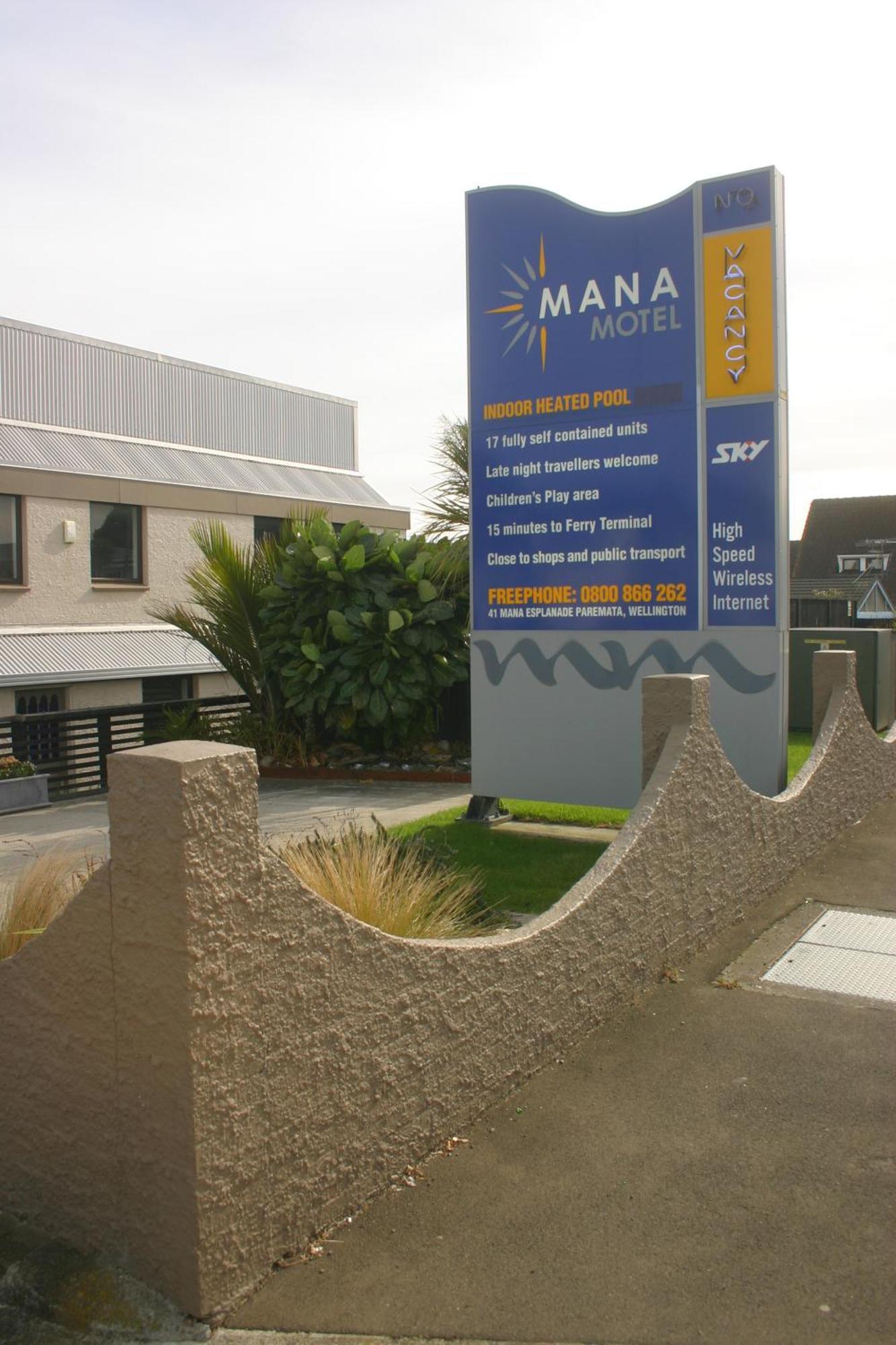 AAA Mana Motel Porirua Esterno foto