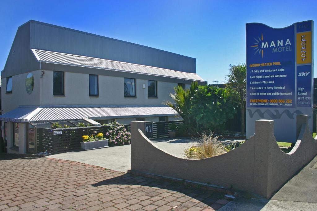 AAA Mana Motel Porirua Esterno foto